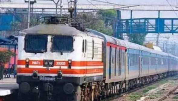 ट्रेन यात्रियों के लिए बड़ी राहत, इन स्टेशनों पर क्यूआर से किराए का भुगतान शुरू