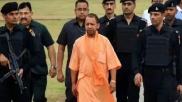 सीएम योगी कल यूपी के दो जिलों का करेंगे दौरा, अधिकारियों की बड़ी बैठक लेंगे