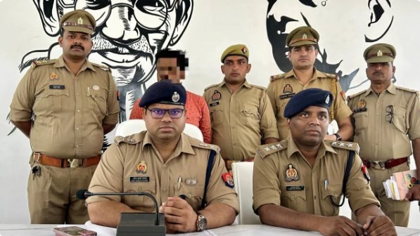 योगी के मंत्री की शिकायत पर समाज कल्याण विभाग का बाबू गिरफ्तार, सस्पेंड भी हुआ