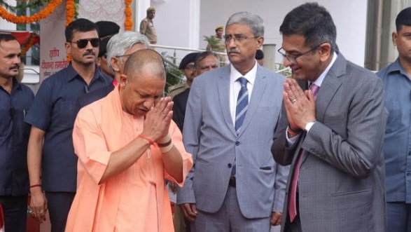 क्षेत्रीय भाषाओं में होनी चाहिए लॉ की पढ़ाई, राम मनोहर लोहिया यूनिवर्सिटी के दिक्षांत समारोह में बोले चीफ जस्टिस