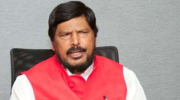 मोदी के मंत्री रामदास आठवले ने मांगी यूपी की योगी सरकार में हिस्सेदारी