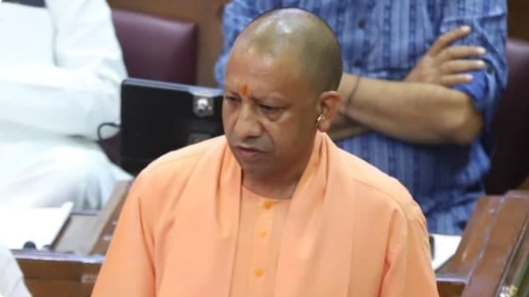 2027 में सफाचट; सीएम योगी ने सपा-कांग्रेस से खटाखट एक लाख का हिसाब विधानसभा में मांगा
