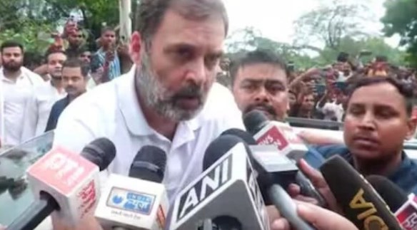 दलित की हत्या से लोगों में आक्रोश, रायबरेली में पुलिस-सरकार पर भड़के राहुल गांधी