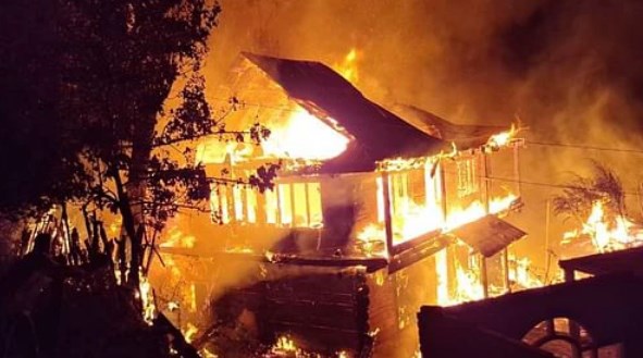 इलेक्ट्रिक स्कूटर चार्ज करते समय लगी आग, चार बच्चों समेत छह लोगों की दर्दनाक मौत