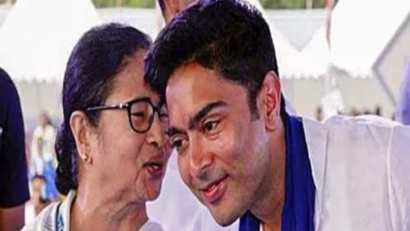 कोलकाता कांड पर दो फाड़ हुई TMC? तीन तरफ से कैसे घिरीं ममता बनर्जी