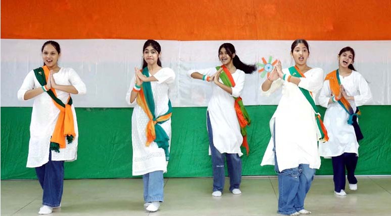 सी.एम.एस. के सभी 21 कैम्पसों में  हर्षोल्लास से मनाया गया स्वतन्त्रता दिवस