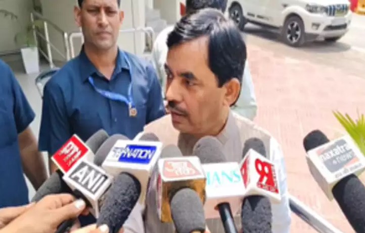 नमाज पढ़ने से किसी को नहीं रोका जा रहा : भाजपा नेता शाहनवाज हुसैन