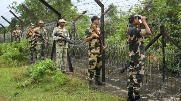 BSF ने घुसपैठ की कोशिश की नाकाम, भारत-बांग्लादेश सीमा पर 4 बांग्लादेशी नागरिकों को पकड़ा