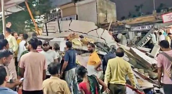 जयपुर के जवाहर नगर में निर्माणाधीन बिल्डिंग गिरी, 6 लोगों के दबे होने की आशंका