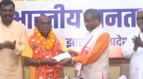 विपक्ष को एक और बड़ा झटका, चंपई सोरेन के बाद लोबिन हेम्ब्रम भाजपा में शामिल