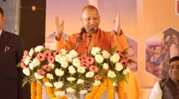 हिन्दुओं की रक्षा हमारा दायित्व, तीन दिन में दूसरी बार अयोध्या पहुंचे सीएम योगी बांग्लादेश को लेकर विपक्ष पर बरसे