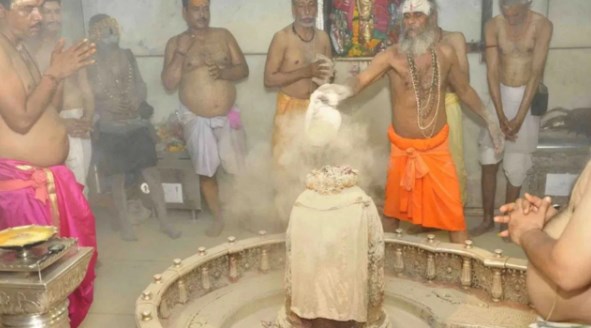 Ujjain: अब ढाई बजे नहीं सुबह 4 बजे जागेंगे बाबा महाकाल, भस्म आरती का बदला समय