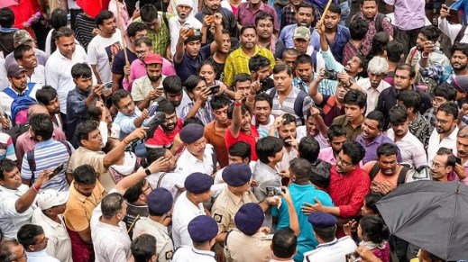 बंगाल में फिर हड़ताल पर गए जूनियर डॉक्टर्स, मरीज के परिजनों की ओर से मारपीट पर भड़के