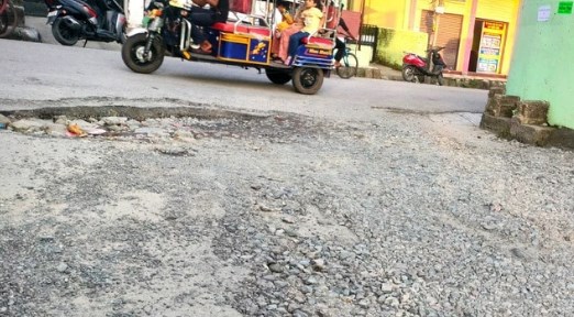 यूपी में 44 हजार किमी सड़कों के भरे जाएंगे गड्ढे, सीएम योगी के आदेश के बाद काम में जुटे 10 विभाग