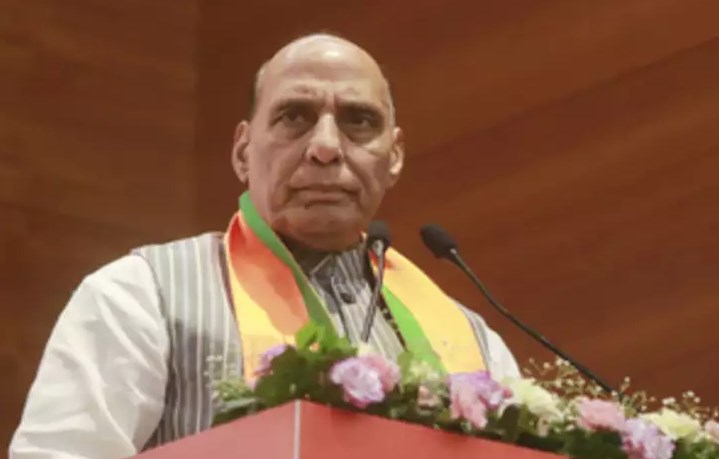 मोहब्बत की दुकान चलाते-चलाते राहुल झूठ की दुकान खोल कर बैठ गए : राजनाथ सिंह