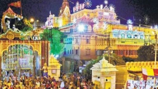 तिरुपति प्रसादम विवाद के बीच मथुरा में बड़ा फैसला, मंदिरों में मिठाई की जगह चढ़ेगा फल