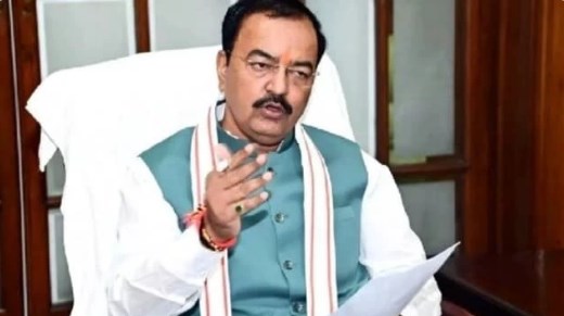 राहुल गांधी के दरबारी अखिलेश यादव संत समाज की मर्यादा भूले, योगी के पीछे खड़े हुए केशव मौर्य