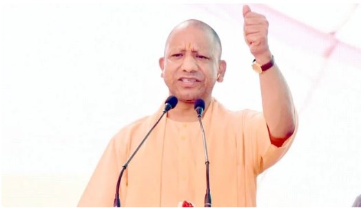 नवरात्र के पहले दिन सीएम योगी ने महिलाओं को दी बड़ी सौगात, पिंक बस टॉयलेट का किया लोकार्पण