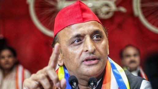 फूलपुर सीट भी कांग्रेस को देने को तैयार अखिलेश, लेकिन महाराष्ट्र में चाहिए सपा को सम्मान