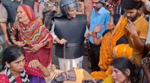बहराइच में पुलिस फोर्स की भारी तैनाती, कड़ी सुरक्षा में हिंसा में मारे गए युवक का अंतिम संस्कार संपन्न