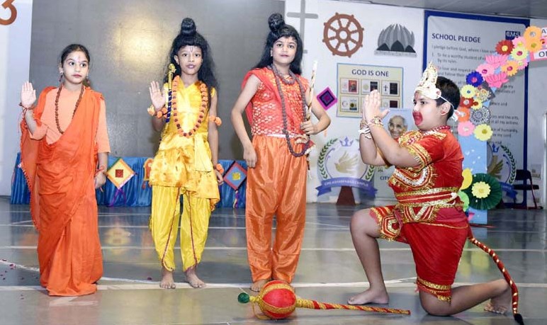 सी.एम.एस. के विभिन्न कैम्पसों में छात्रों ने हर्षोल्लास से मनाई दीपावली