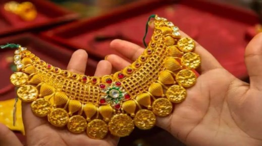 धनतेरस पर दिल्ली में महंगा हुआ गोल्ड, क्या सोने ने फिर बनाया रिकॉर्ड?