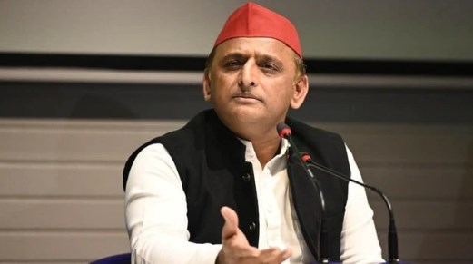 BHU में गैंगरेप के खिलाफ प्रदर्शन करने वाले 13 छात्र सस्पेंड, अखिलेश ने की निंदा, यूपी सरकार से किया सवाल
