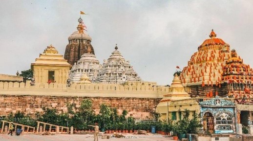 ओडिशा-बंगाल में चक्रवात दाना से दहशत, जगन्नाथ मंदिर बंद; CM माझी ने मंत्रियों को भी काम पर लगाया