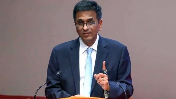 जब मैं बड़ा हो रहा था तब मां ने कहा था... रिटायरमेंट के साथ ही CJI चंद्रचूड़ ने खोल दिया कौन सा राज