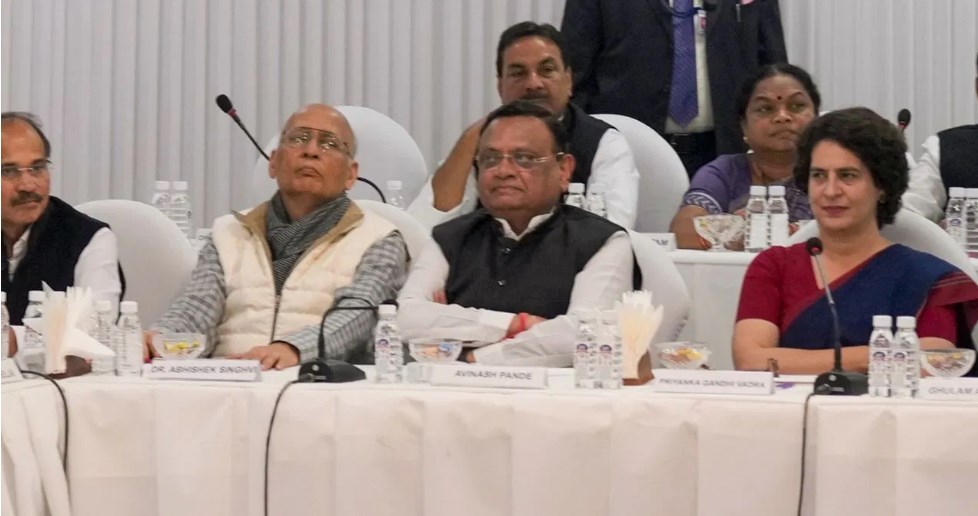 EVM की बजाय बैलेट पर जाना होगा… CWC बैठक में प्रियंका गांधी का बड़ा बयान