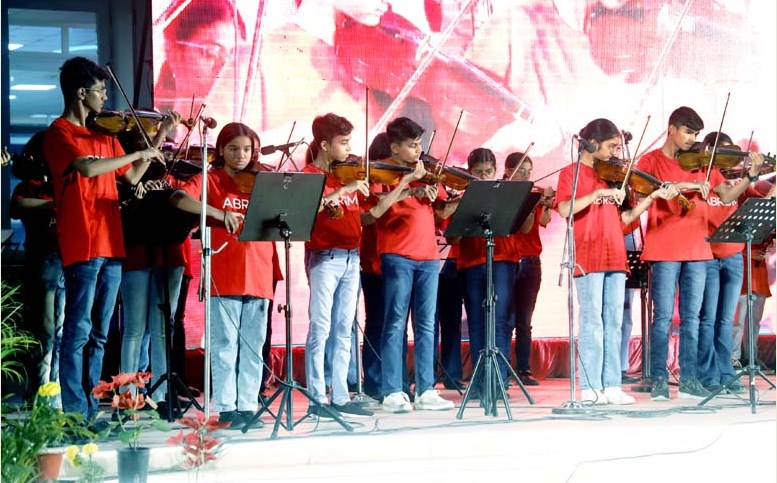 सी.एम.एस. राजाजीपुरम कैम्पस द्वारा म्यूजिक वर्कशाप का आयोजन