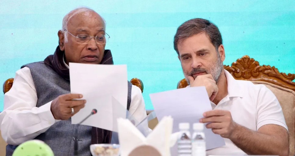महाराष्ट्र और हरियाणा में हार के बाद दिल्ली से कितनी दूर हो गई है कांग्रेस?