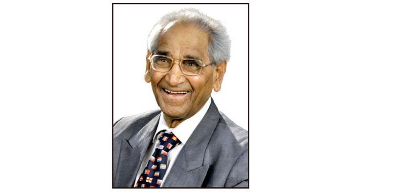 विभिन्न धर्मावलम्बियों की उपस्थिति से ‘सर्वधर्म समभाव’ की भावना से ओतप्रोत हुआ वातावरण