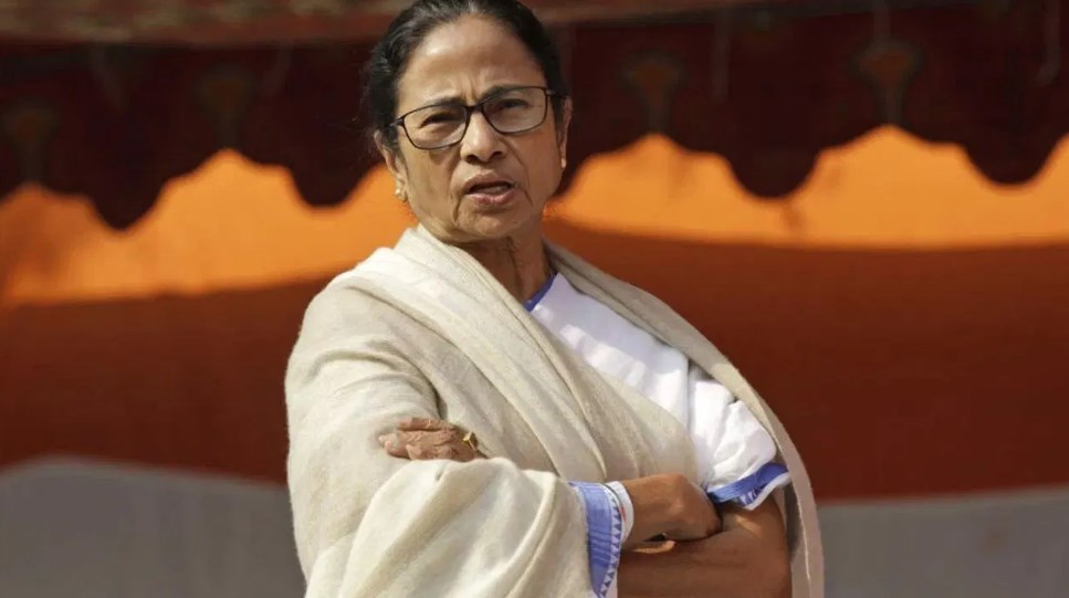 ममता बनर्जी ने बांग्लादेश की हालत पर जताई चिंता, संयुक्त राष्ट्र से मदद लेने की अपील की