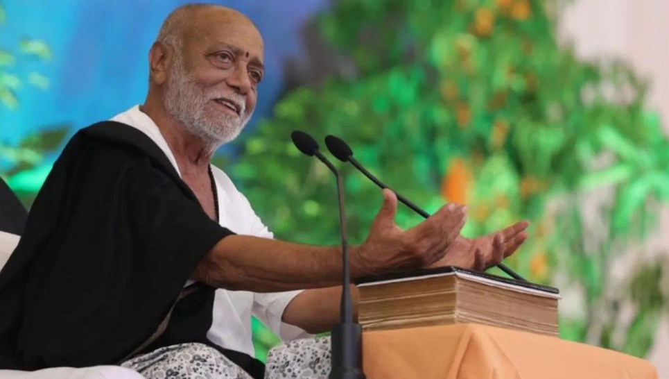 मोरारी बापू की रामकथा में बही 60 करोड़ के दान की गंगा, सद्भावना वृद्धाश्रम के लिए राजकोट में भव्य आयोजन