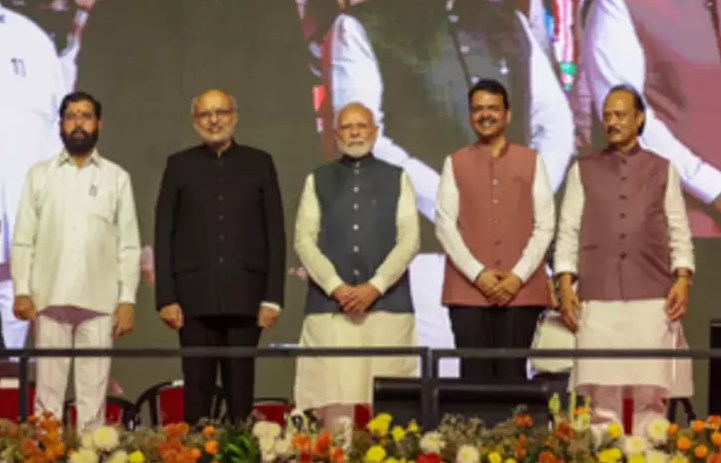 पीएम मोदी ने देवेंद्र फडणवीस, एकनाथ शिंदे और अजित पवार को दी बधाई