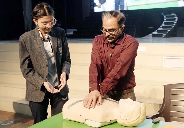 Demonstration of Automated External Defibrillation (AED) Machine at CMS