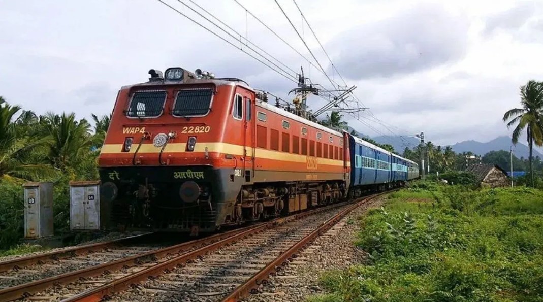महाकुंभ मेले के लिए ट्रेन में फ्री यात्रा होगी या नहीं? भारतीय रेलवे ने दिया जवाब