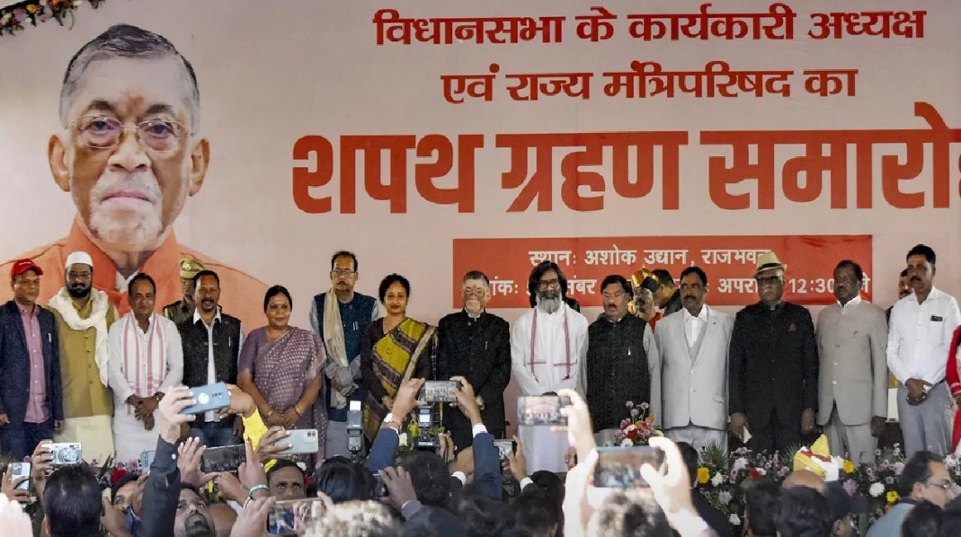 हेमंत कैबिनेट में संथाल परगना की हनक, बीजेपी सांसद निशिकांत दुबे बोले- मेरे क्षेत्र से 5 मंत्री