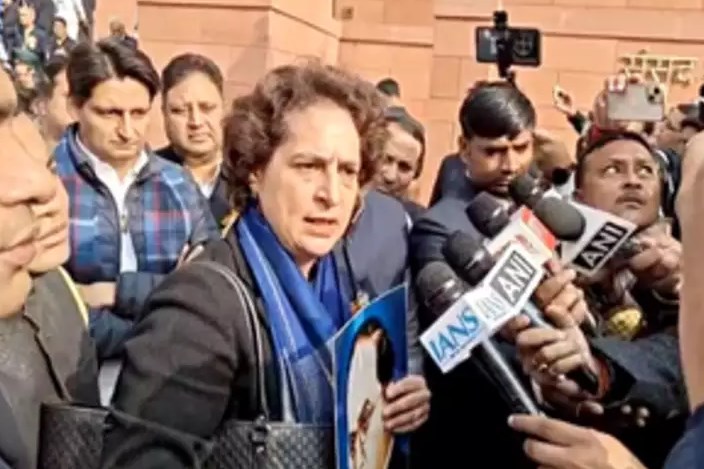अमित शाह को बचाने के लिए हुई साजिश, धक्का-मुक्की मामले पर बोली प्रियंका गांधी