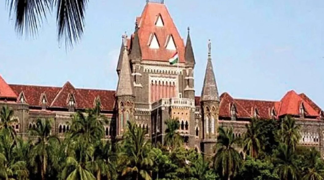 महाराष्ट्र में अवैध बैनर-होर्डिंग को स्थिति भयावह: हाई कोर्ट