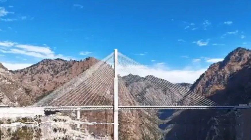 जम्मू-कश्मीर में पहले केबल ब्रिज का सफल टेस्ट