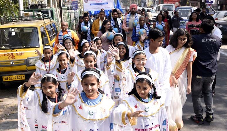 सी.एम.एस. छात्रों ने निकाला ‘धार्मिक सद्भावना मार्च’