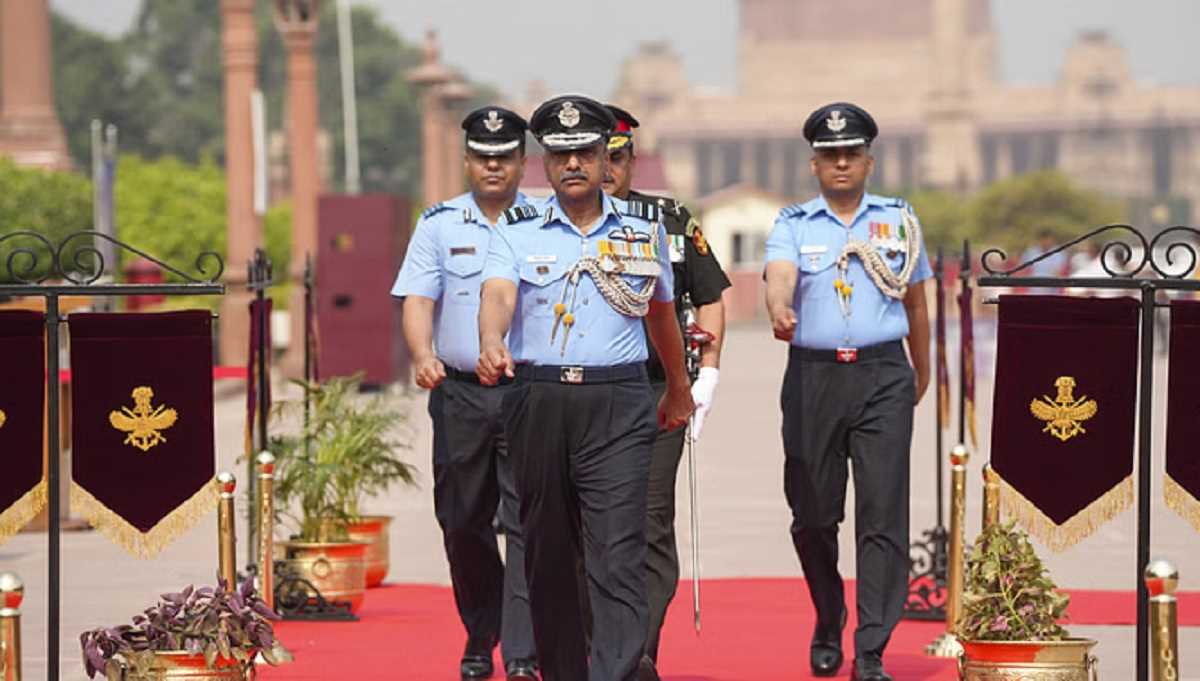 इंटीग्रेटेड डिफेंस स्टाफ के चीफ बने एयर मार्शल आशुतोष दीक्षित