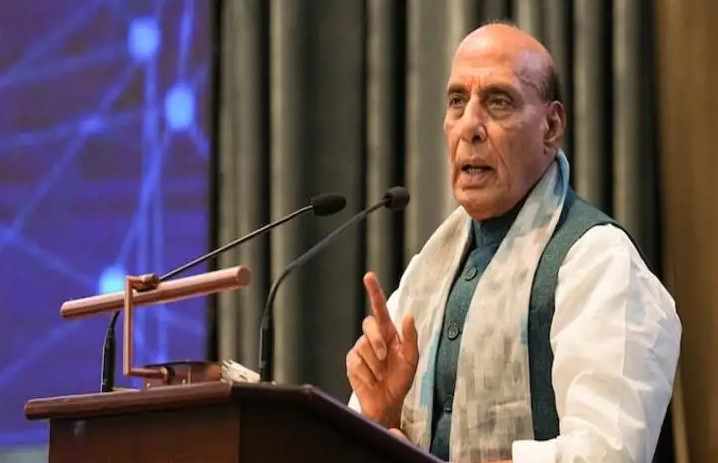 पाकिस्तान के नागरिक हमलों पर रक्षा मंत्री राजनाथ सिंह का सख्त निर्देश, सेना से कहा- कड़ा जवाब दें