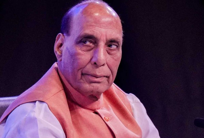 16 मई को रक्षा मंत्री भुज एयरबेस जाएंगे, पश्चिमी सीमा पर सुरक्षा की कर चुके हैं समीक्षा