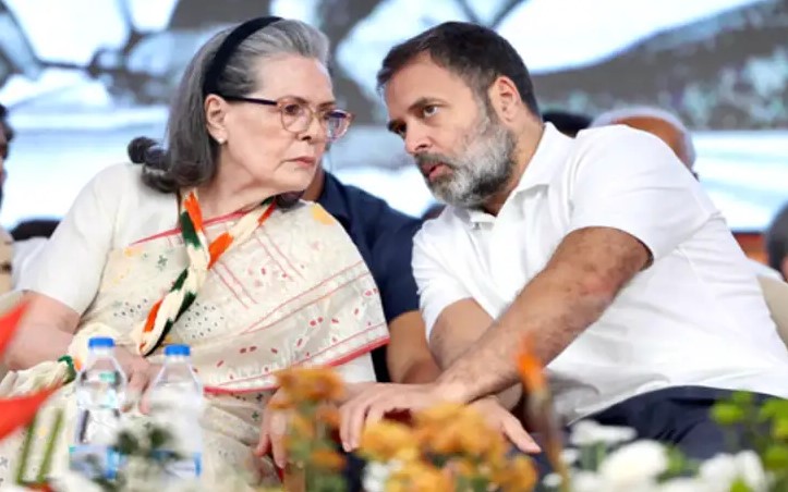 नेशनल हेराल्ड मामले में सोनिया-राहुल गांधी को नोटिस