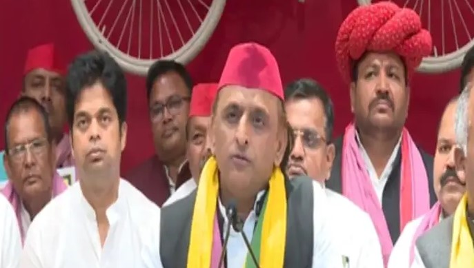 नारी वंदना का ढोंग रचने वाली भाजपाइयों की सोच महिला विरोधी : अखिलेश यादव