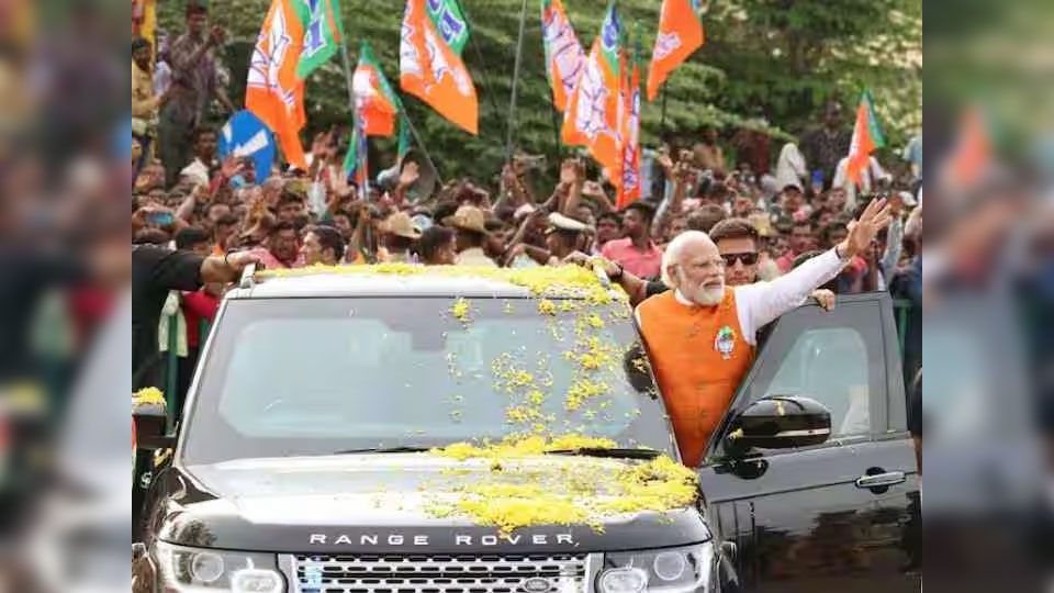 PM Modi Bhopal Visit: भोपाल में महिला सशक्तिकरण सम्मेलन, पीएम मोदी को महिलाओं ने अनोखे अंदाज़ में कहा धन्यवाद