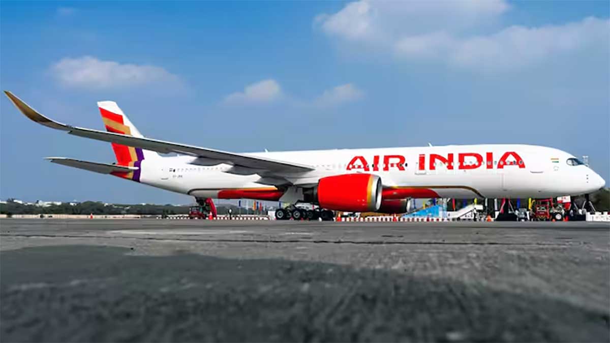 Air India Flight Bomb Threat: मुंबई से दिल्ली आ रही फ्लाइट में बम की सूचना से मचा हड़कंप, जांच में निकली...